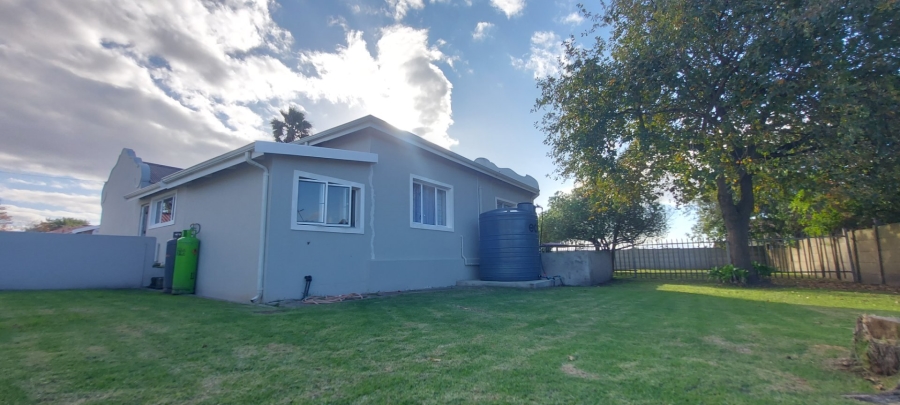 3 Bedroom Property for Sale in Albertinia Western Cape